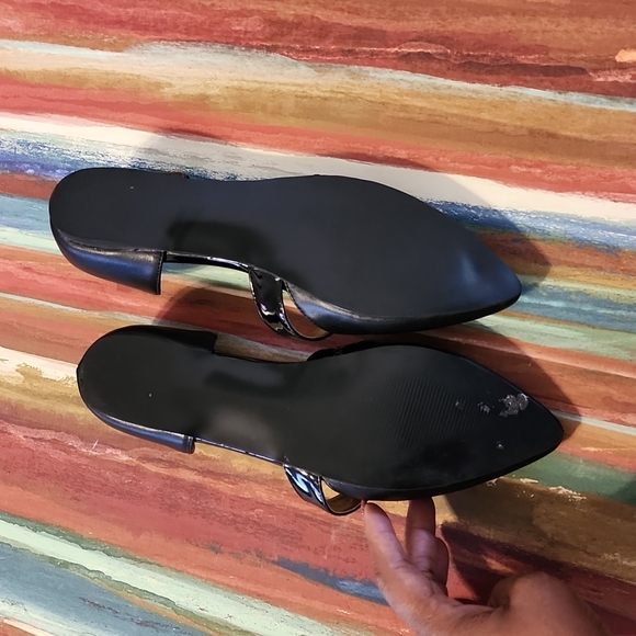 Shoes - Picture 4 of 4